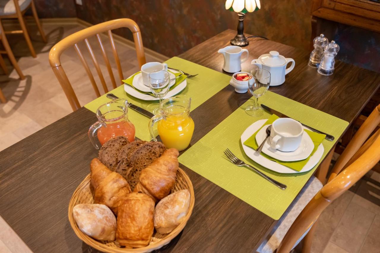 Le Cor De Chasse Hotel 2*